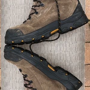 Columbia Mens Waterproof Suede Hiking Boots